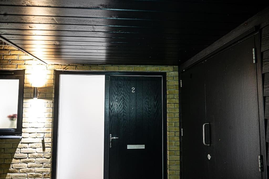 Exquisite Cozy House, Close To Train Station And Amenities Harold Wood エクステリア 写真