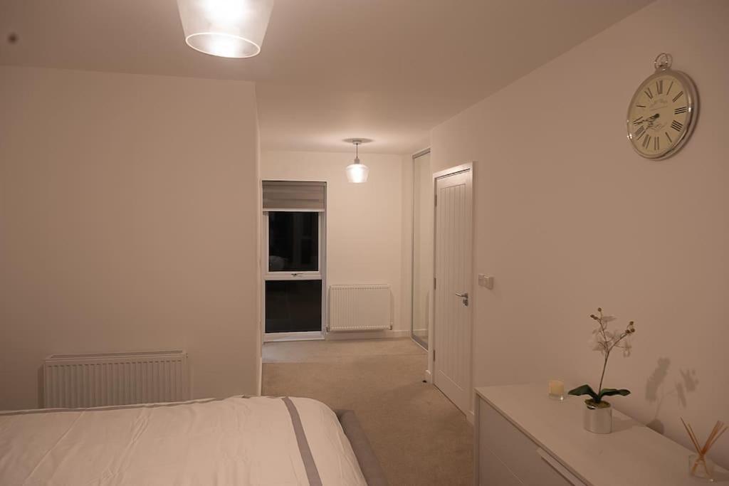Exquisite Cozy House, Close To Train Station And Amenities Harold Wood エクステリア 写真